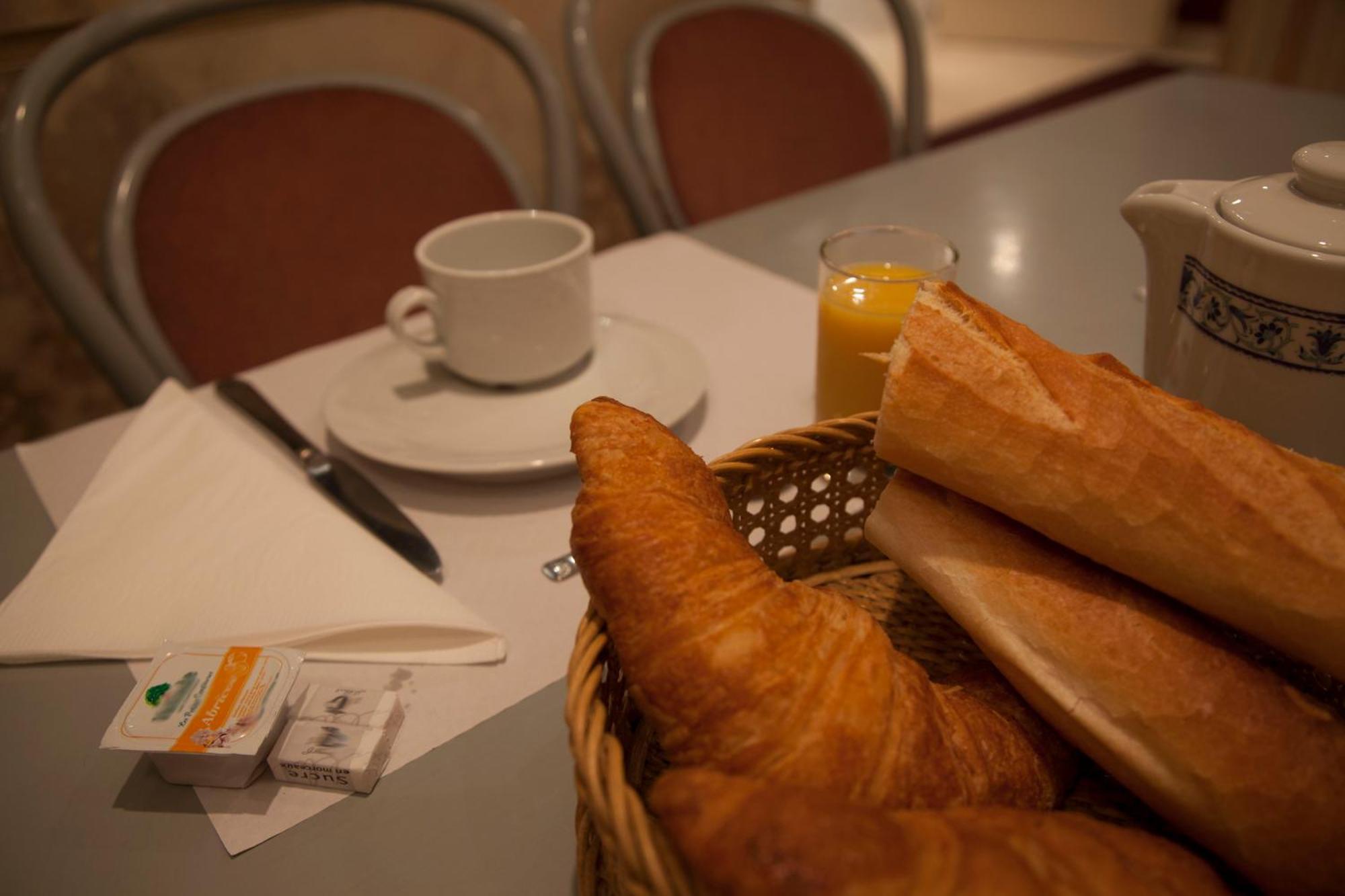 Hotel Des Pyrenees - Entre Bastille Et Nation Париж Екстериор снимка