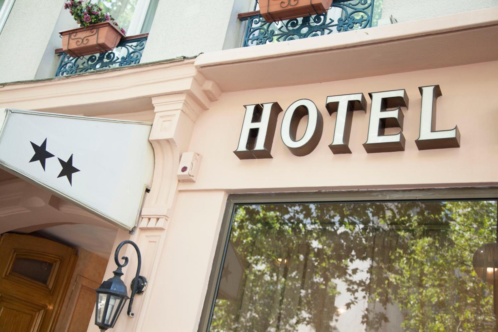 Hotel Des Pyrenees - Entre Bastille Et Nation Париж Екстериор снимка