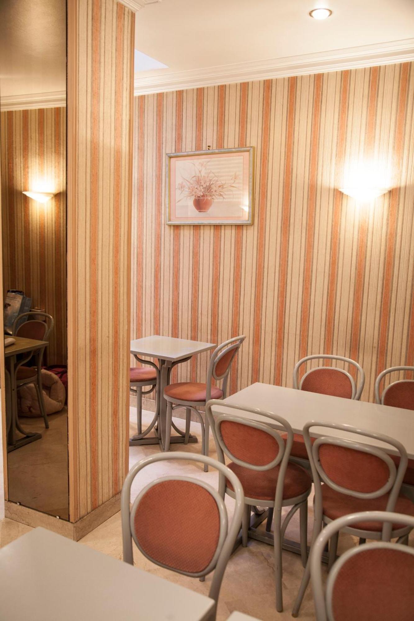 Hotel Des Pyrenees - Entre Bastille Et Nation Париж Екстериор снимка