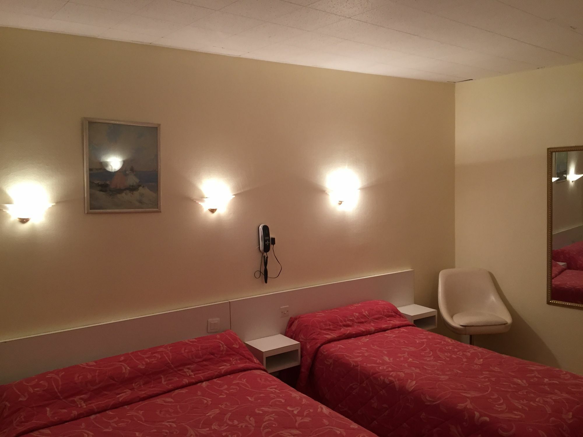 Hotel Des Pyrenees - Entre Bastille Et Nation Париж Екстериор снимка