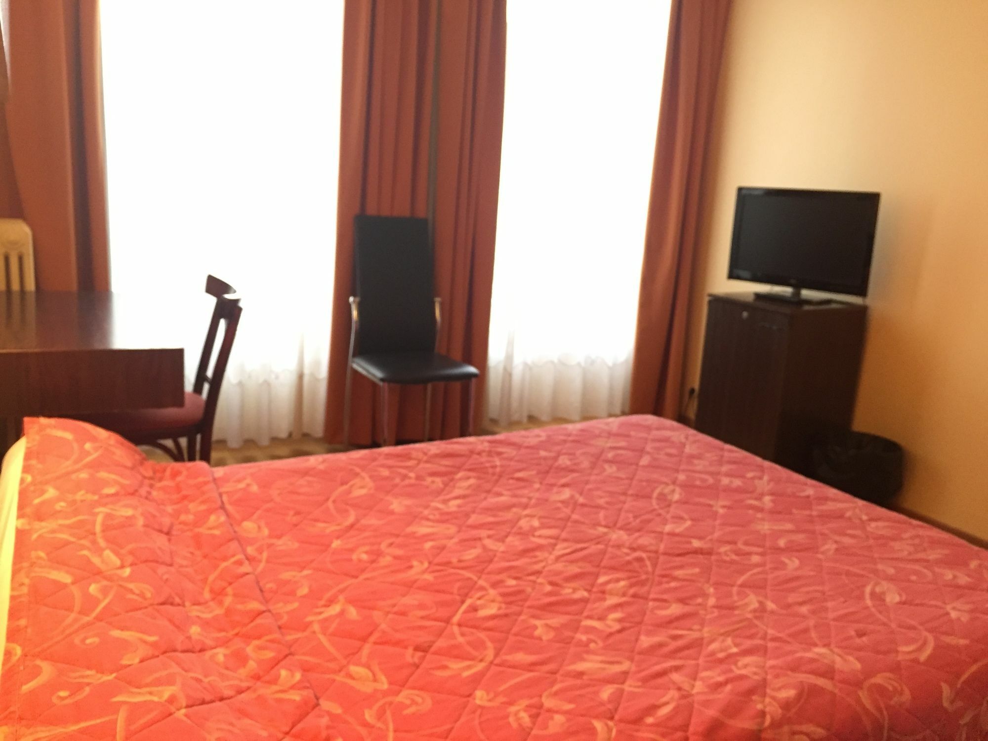 Hotel Des Pyrenees - Entre Bastille Et Nation Париж Екстериор снимка