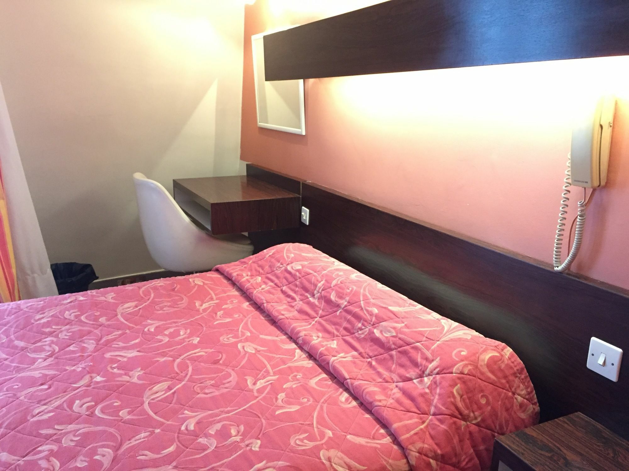 Hotel Des Pyrenees - Entre Bastille Et Nation Париж Екстериор снимка