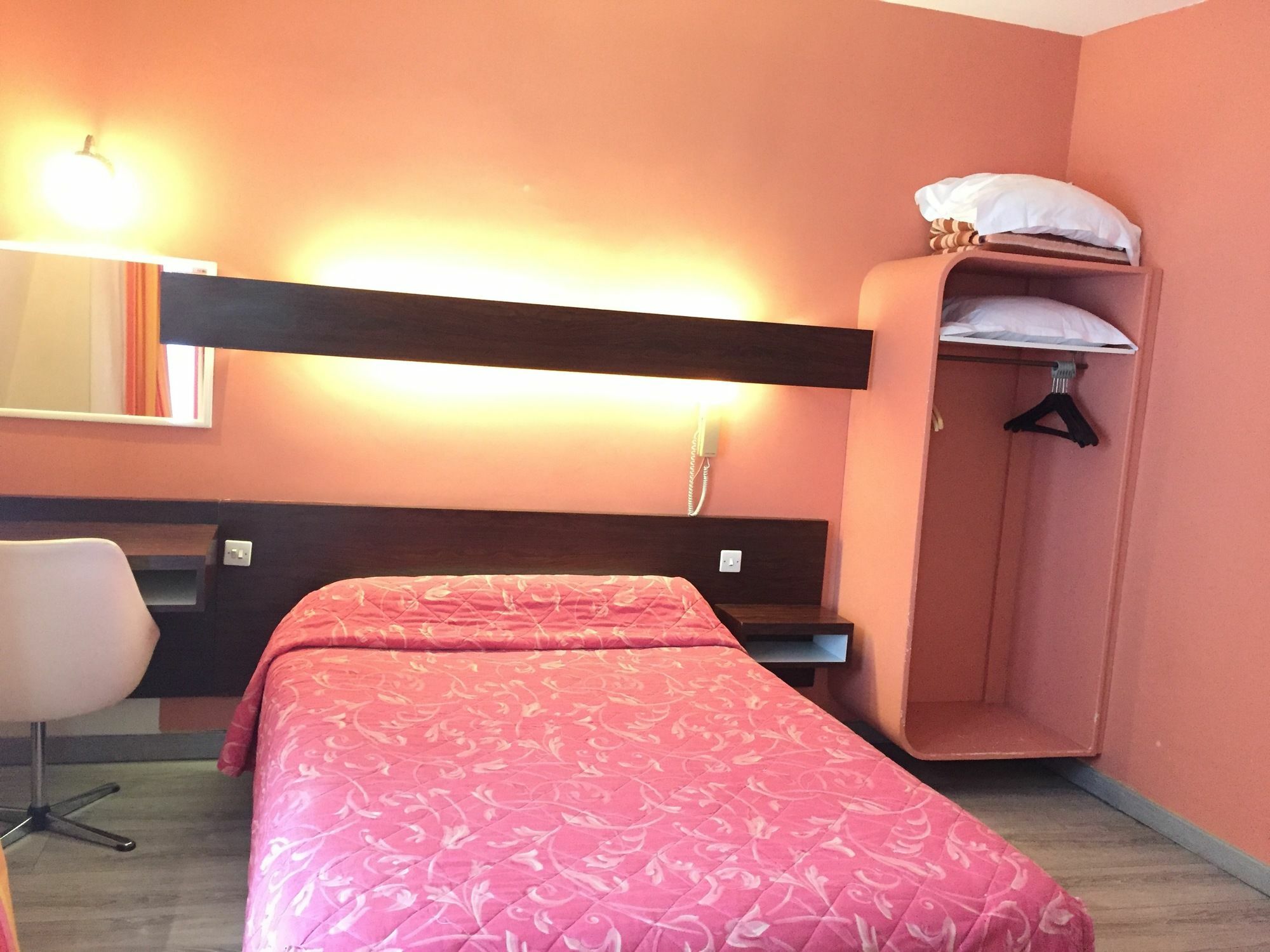 Hotel Des Pyrenees - Entre Bastille Et Nation Париж Екстериор снимка