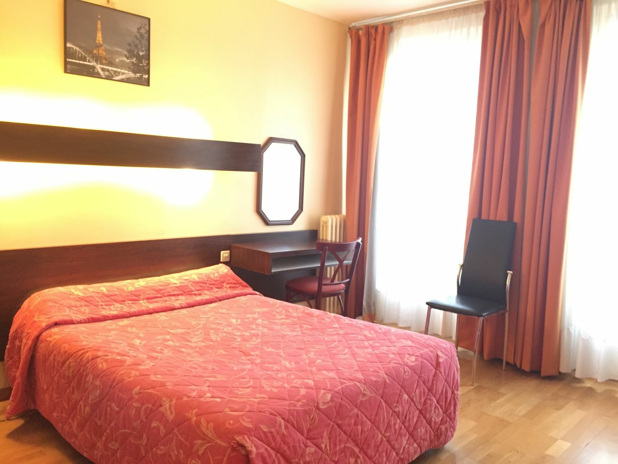 Hotel Des Pyrenees - Entre Bastille Et Nation Париж Екстериор снимка