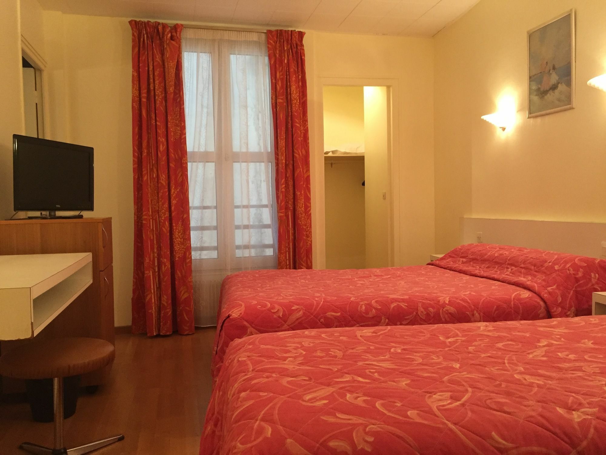 Hotel Des Pyrenees - Entre Bastille Et Nation Париж Екстериор снимка